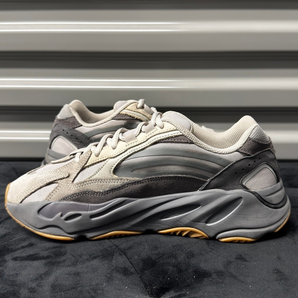 Size 8 - Adidas Yeezy Boost 700 V2 Tephra Grey Beige Gum FU7914 Mens Sneakers - Picture 2 of 9